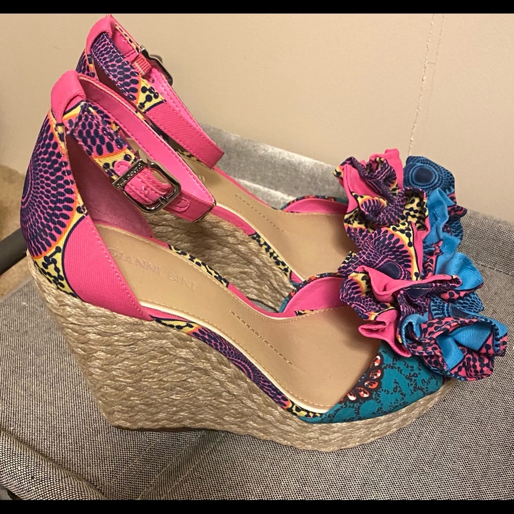 - NWT Gianni Bini size 7.5